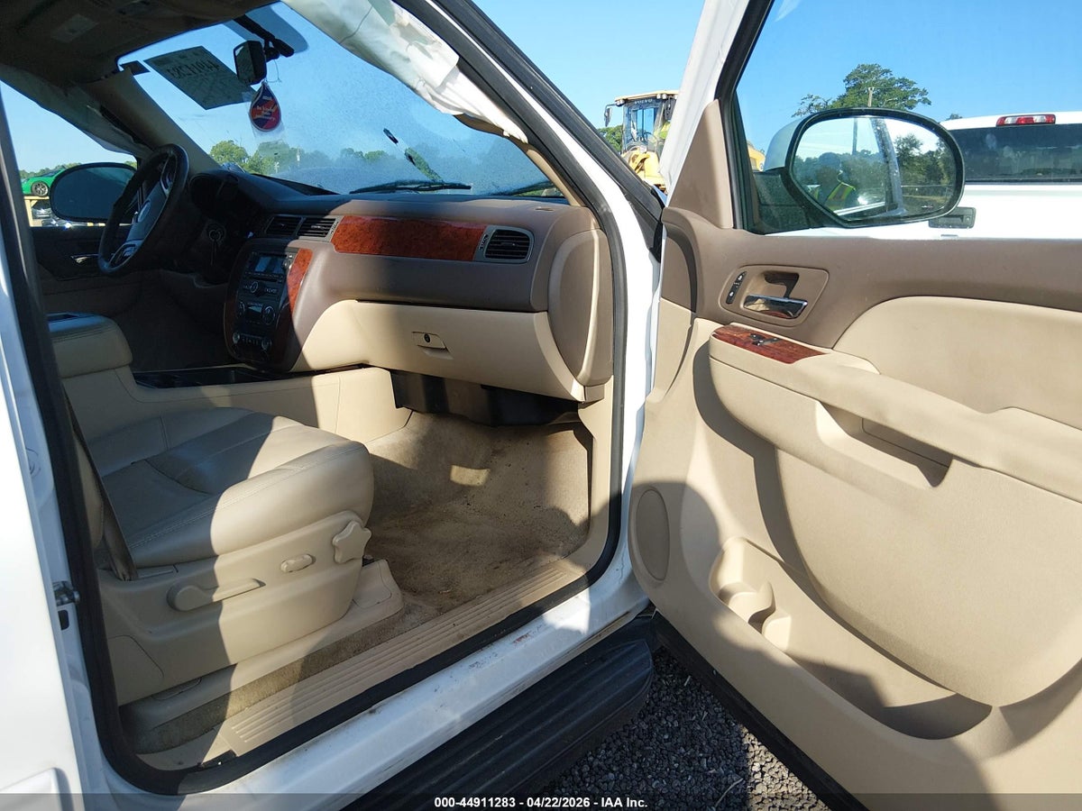 2014 CHEVROLET SUBURBAN 1500 LT — снимка 5
