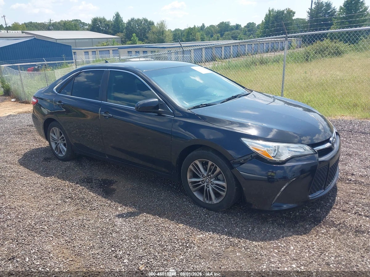 2015 TOYOTA CAMRY SE