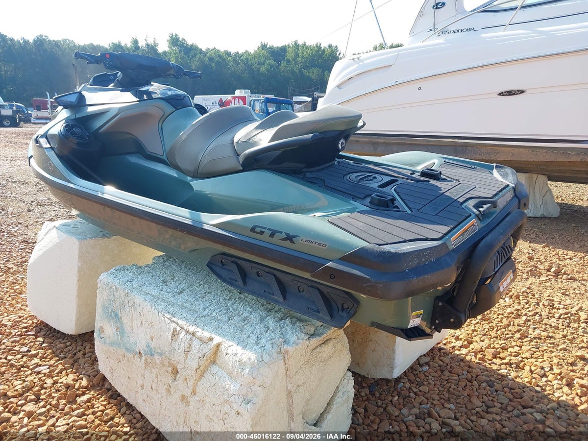 2022 SEADOO GTX-300 LIMITED — photo 3