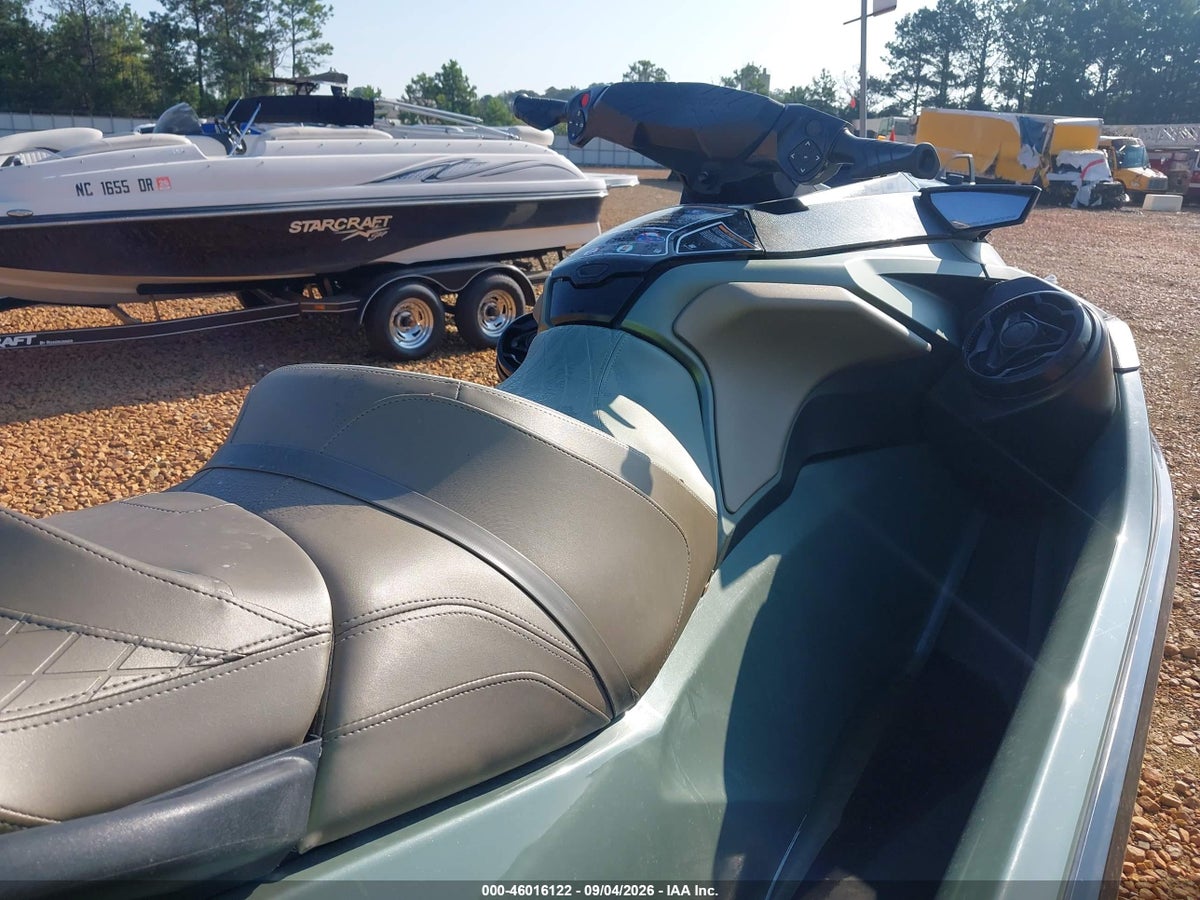 2022 SEADOO GTX-300 LIMITED — photo 5