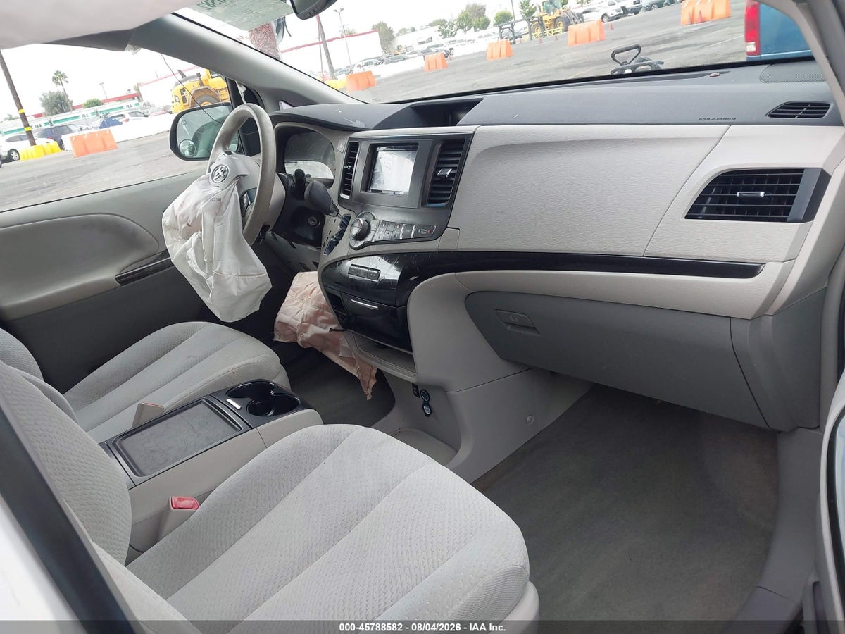 2013 TOYOTA SIENNA LE V6 8 PASSENGER — снимка 5