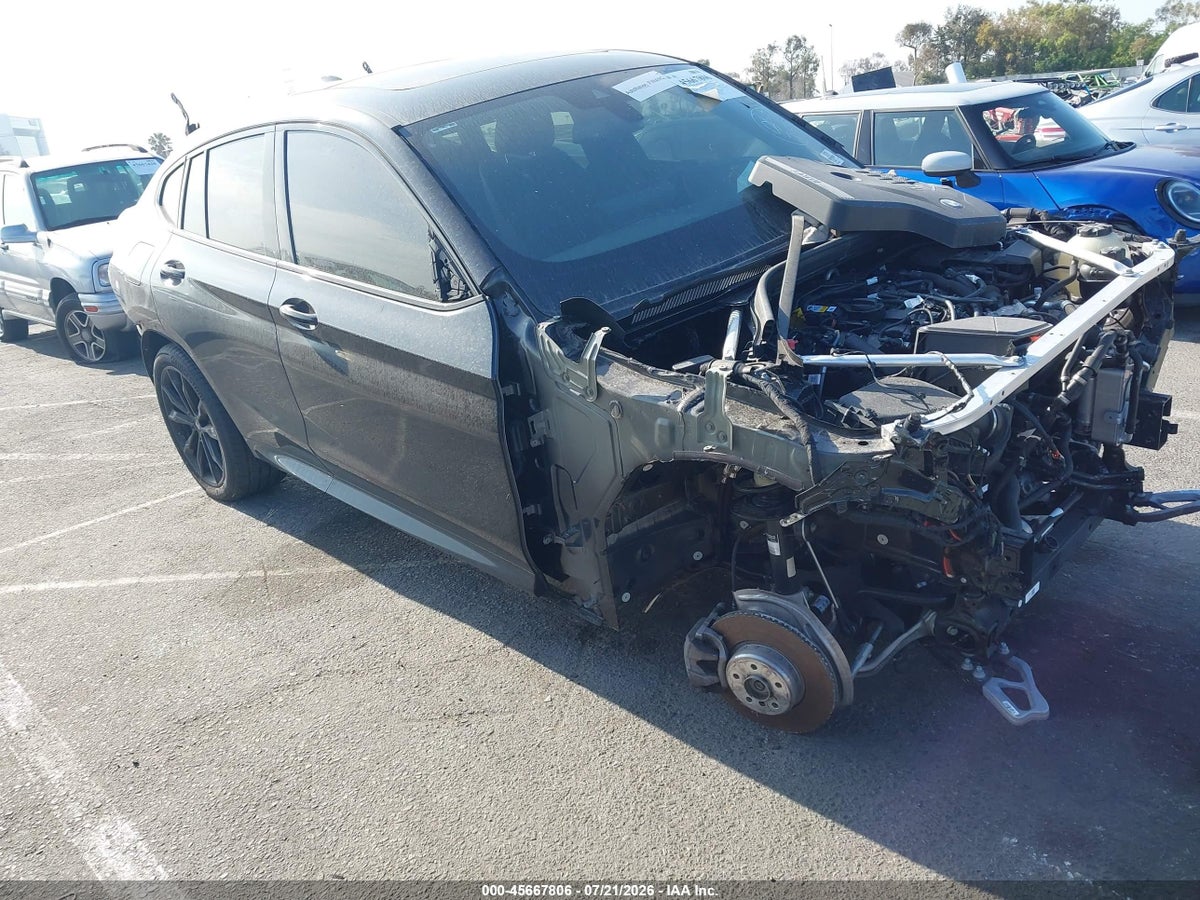 2025 BMW X4 XDRIVE30I