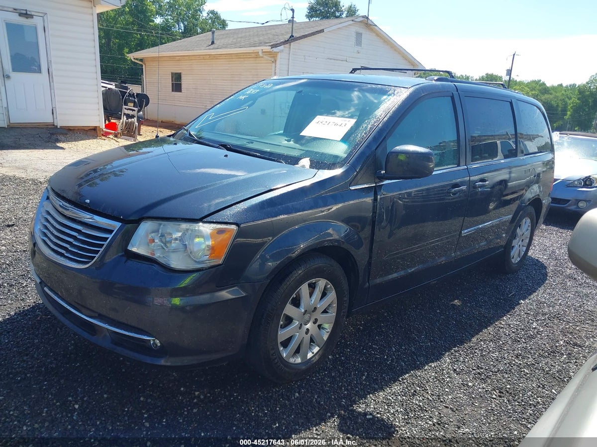 2013 CHRYSLER TOWN & COUNTRY TOURING — снимка 2