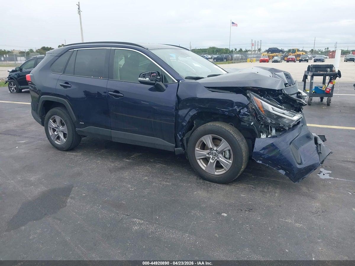 2025 TOYOTA RAV4 HYBRID XLE