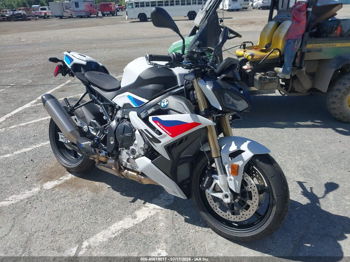 2026 BMW S 1000 R