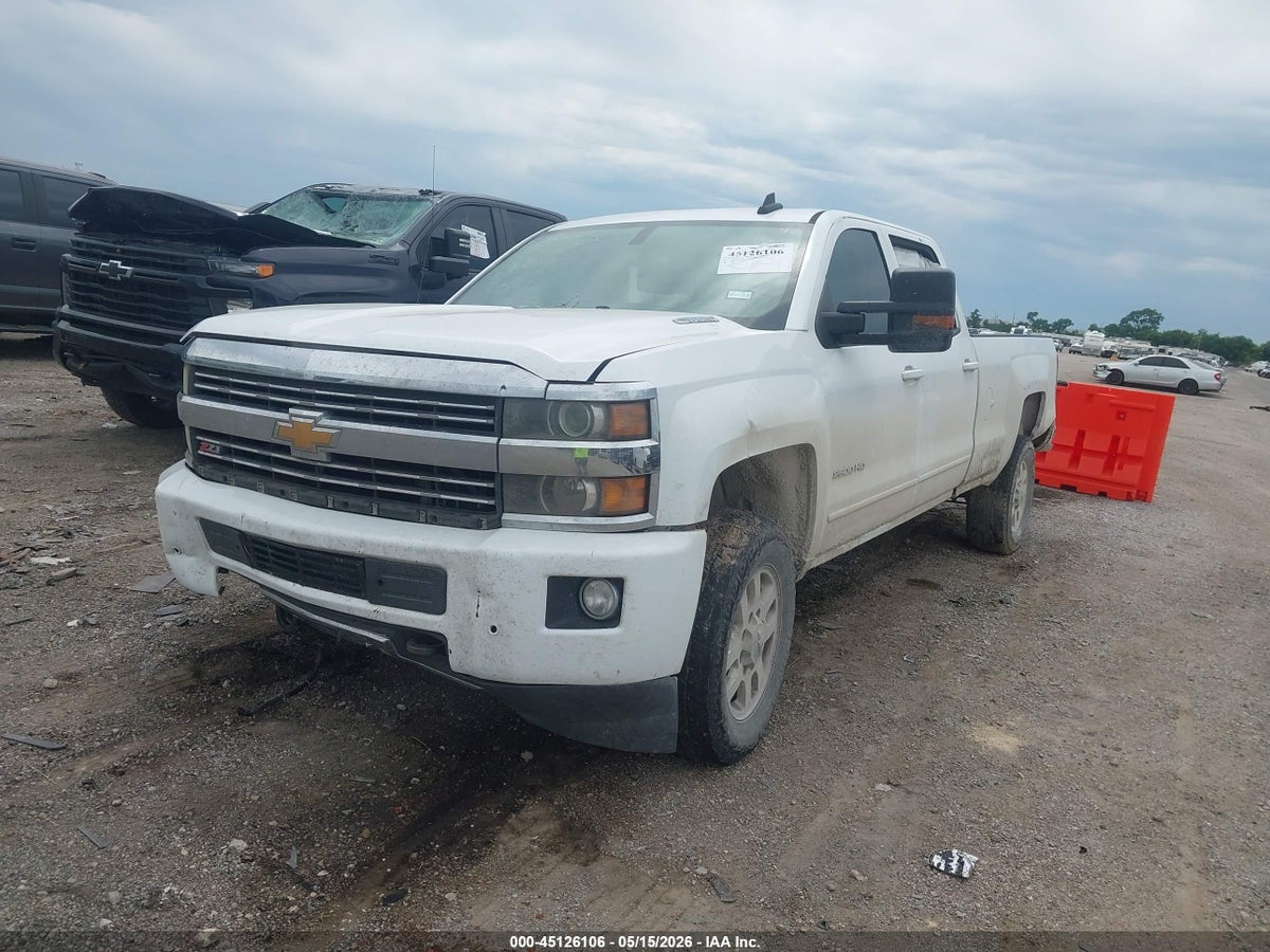 2015 CHEVROLET SILVERADO 2500HD LT — снимка 2