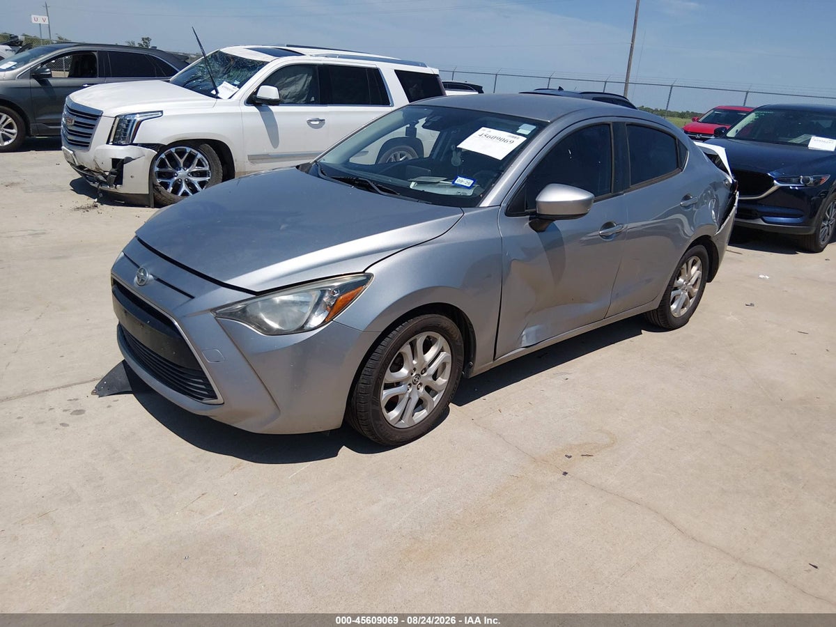 2016 SCION IA — снимка 2