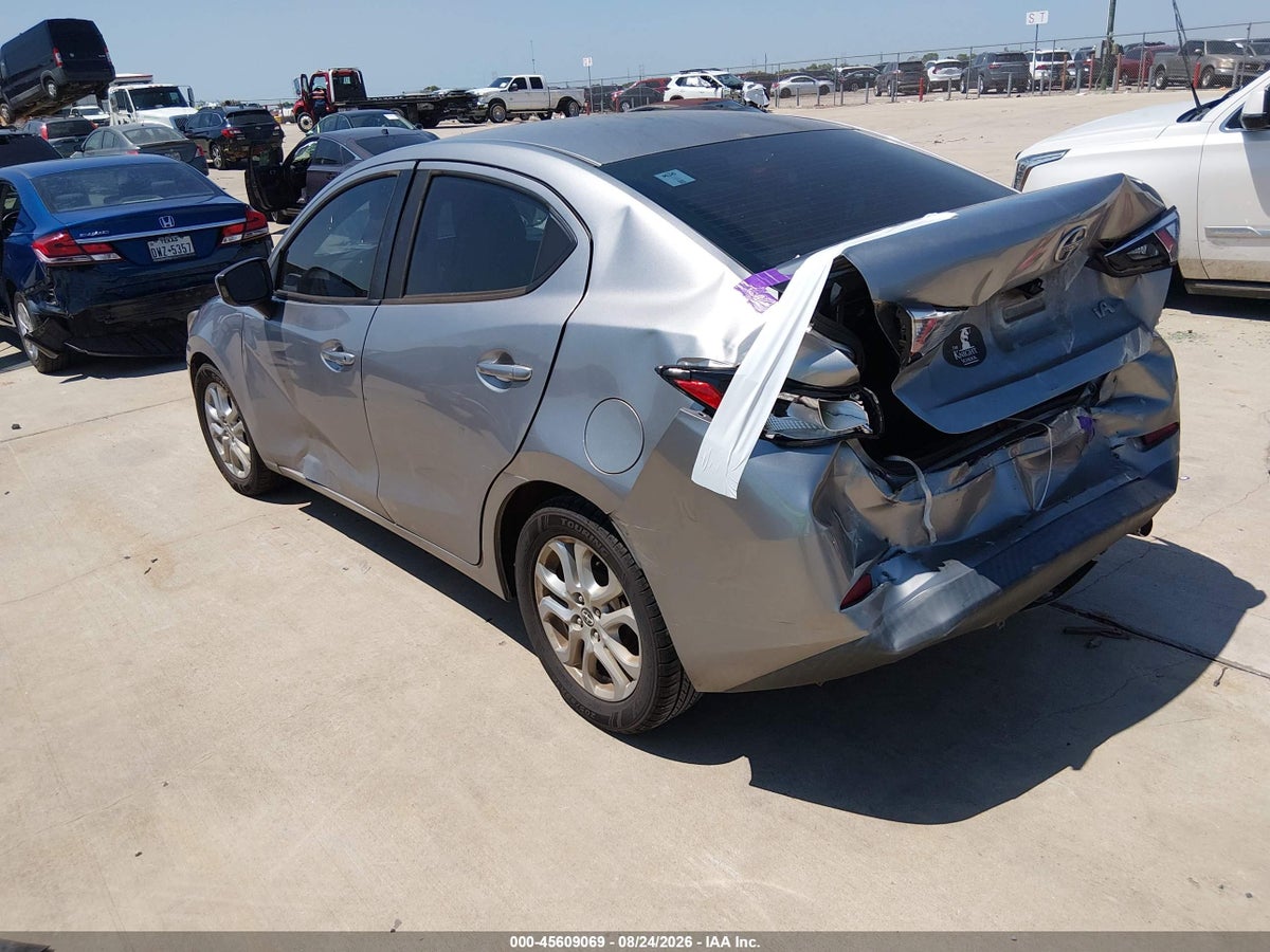 2016 SCION IA — снимка 3