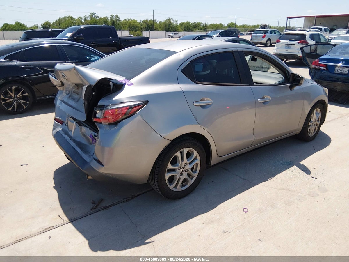 2016 SCION IA — снимка 4