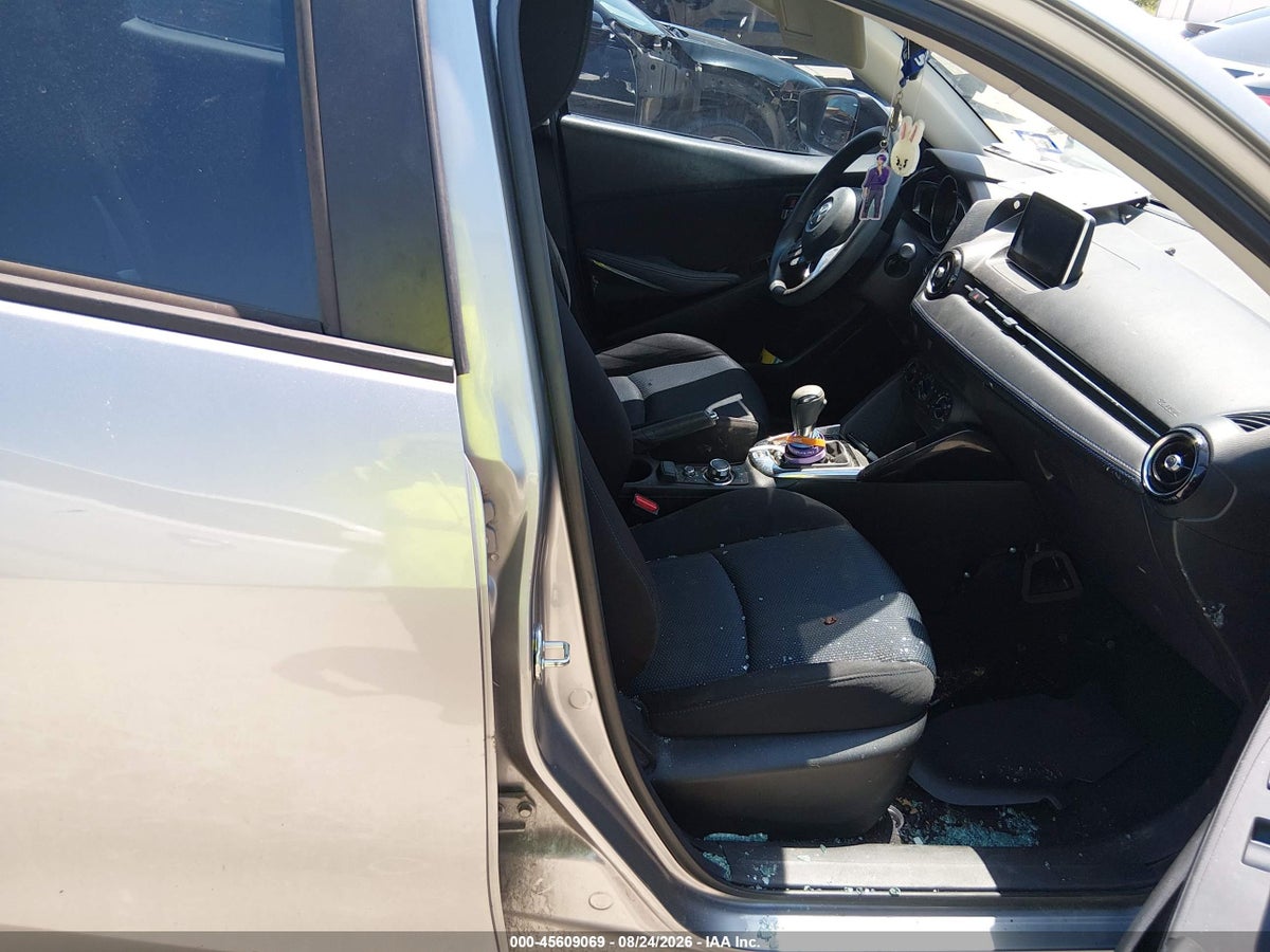 2016 SCION IA — снимка 5