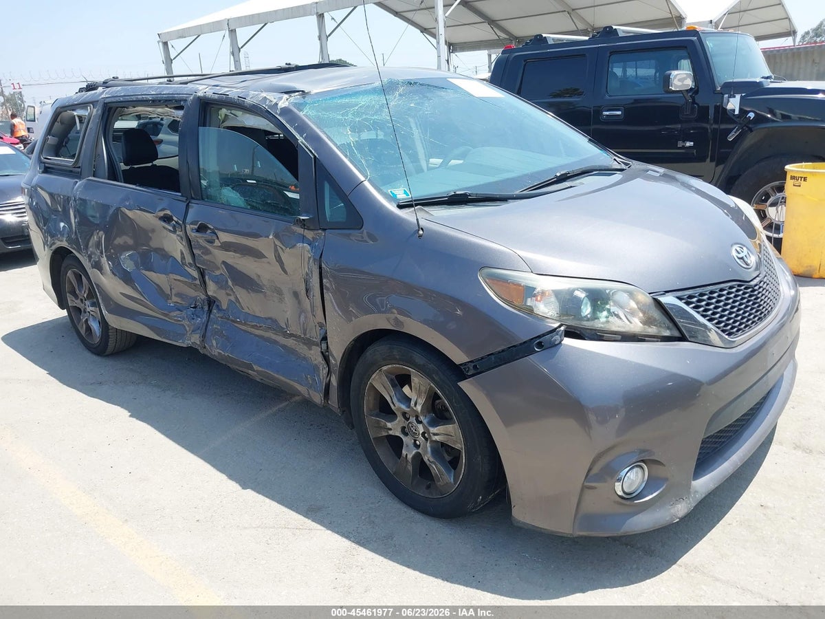 2012 TOYOTA SIENNA SE 8 PASSENGER