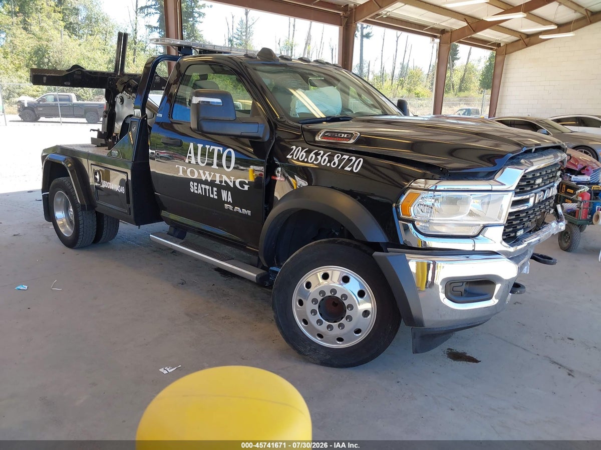 2024 RAM 4500 CHASSIS TRADESMAN/SLT