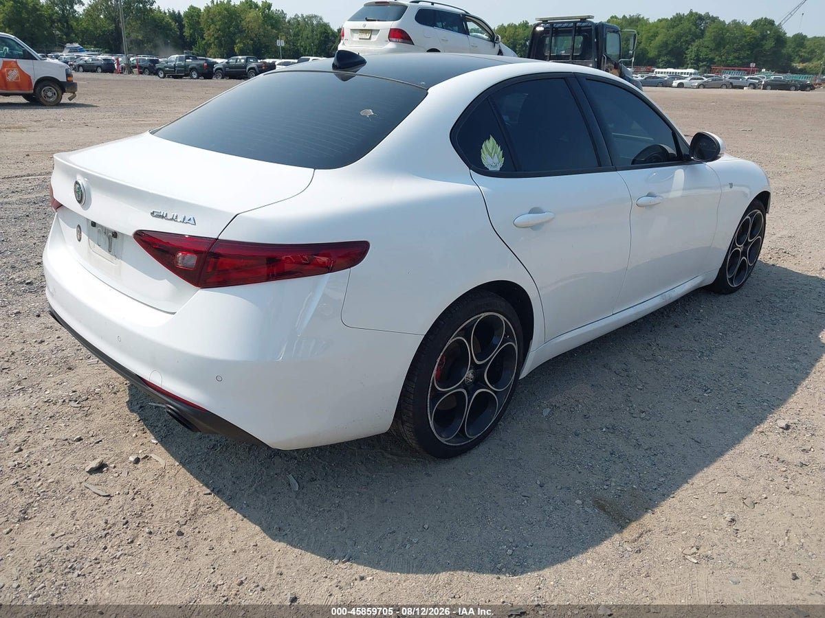 2022 ALFA ROMEO GIULIA TI AWD — снимка 4