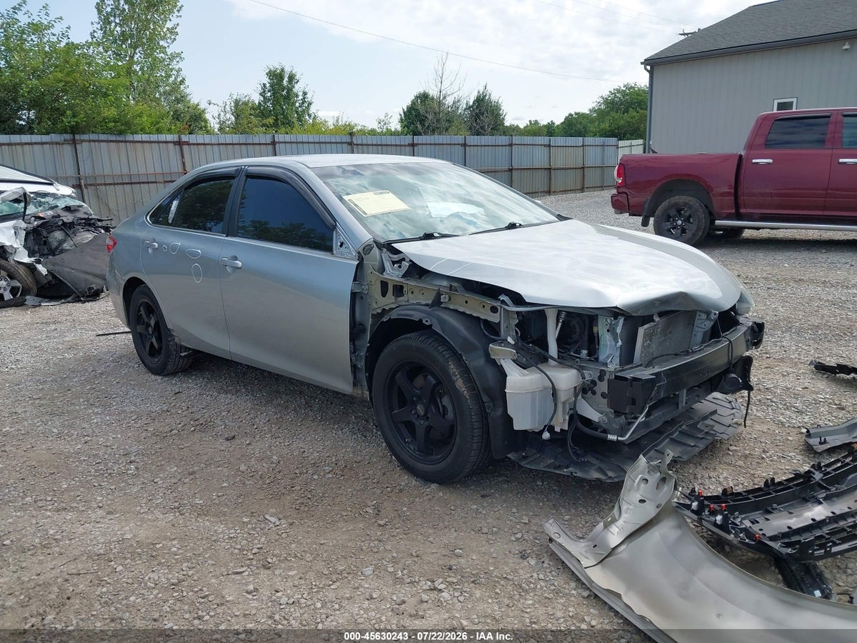 2016 TOYOTA CAMRY SE