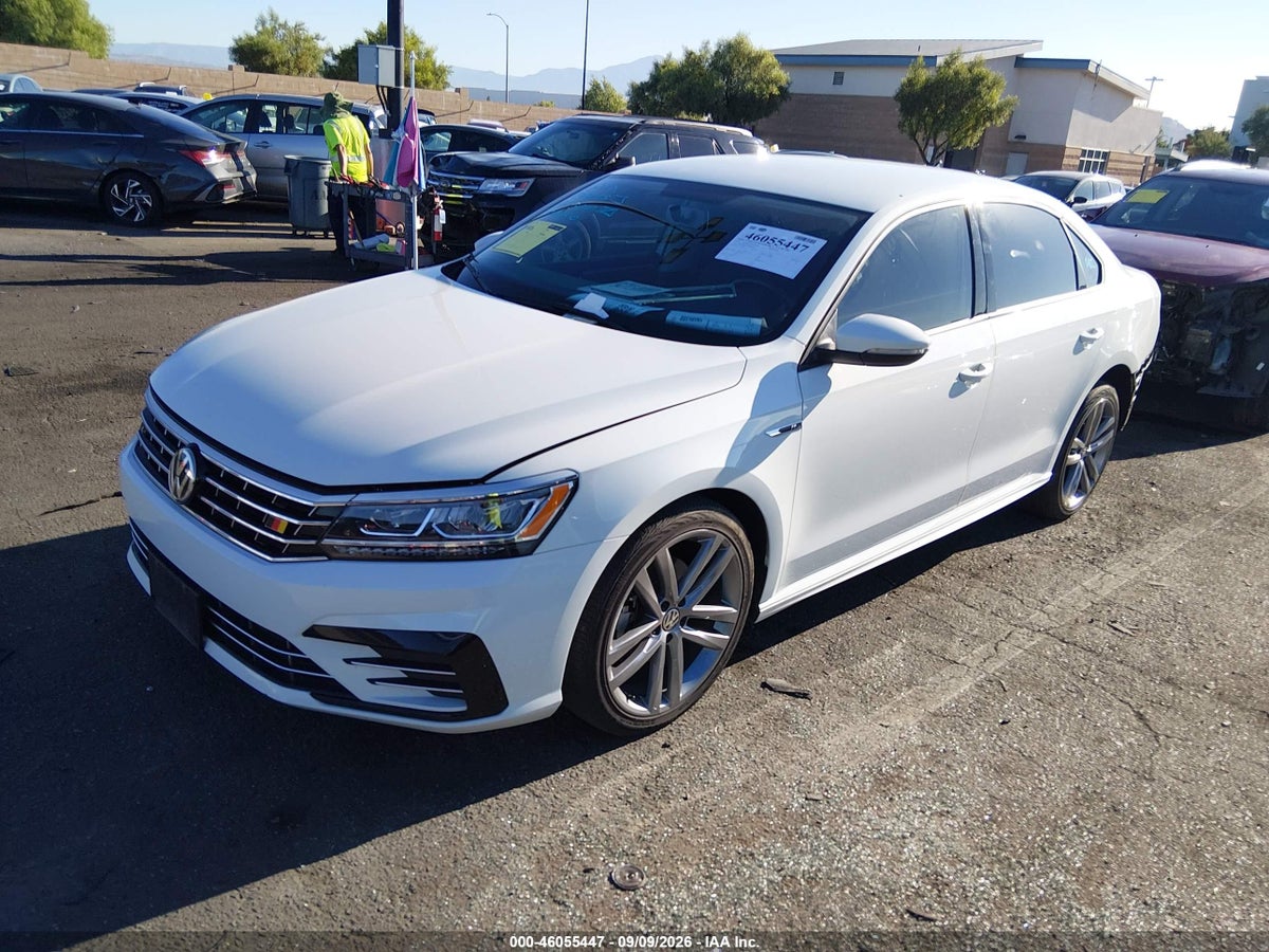 2018 VOLKSWAGEN PASSAT 2.0T R-LINE/2.0T S — снимка 2