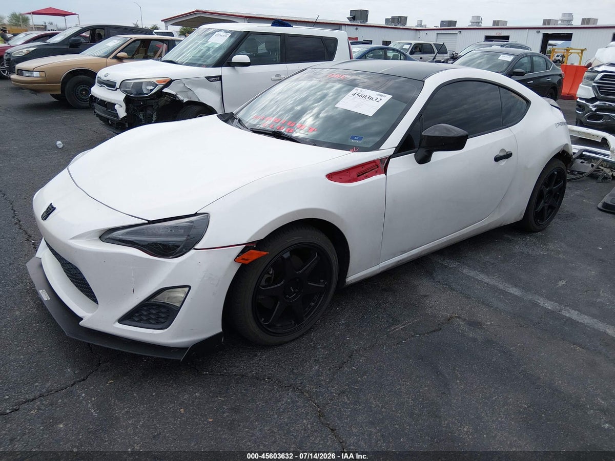 2013 SCION FR-S — photo 2