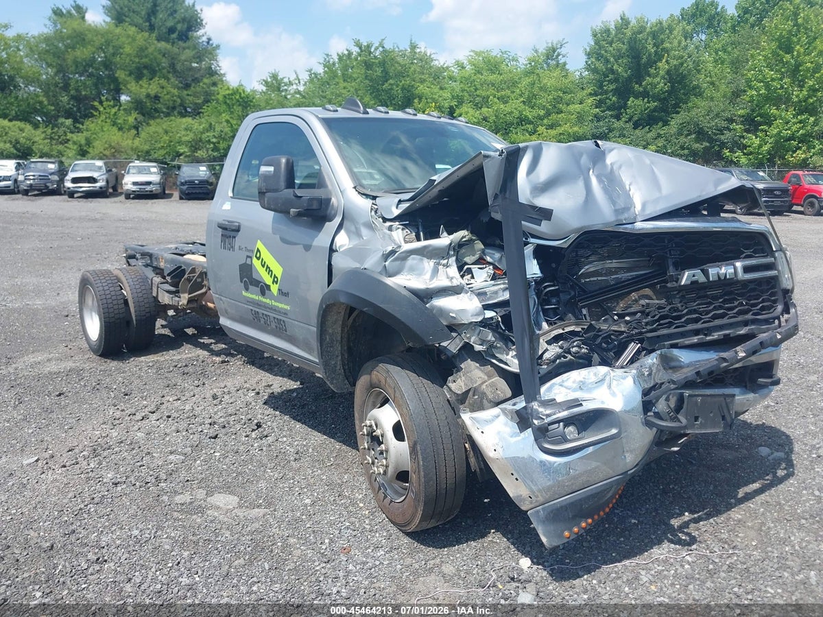 2024 RAM 5500 CHASSIS TRADESMAN/SLT