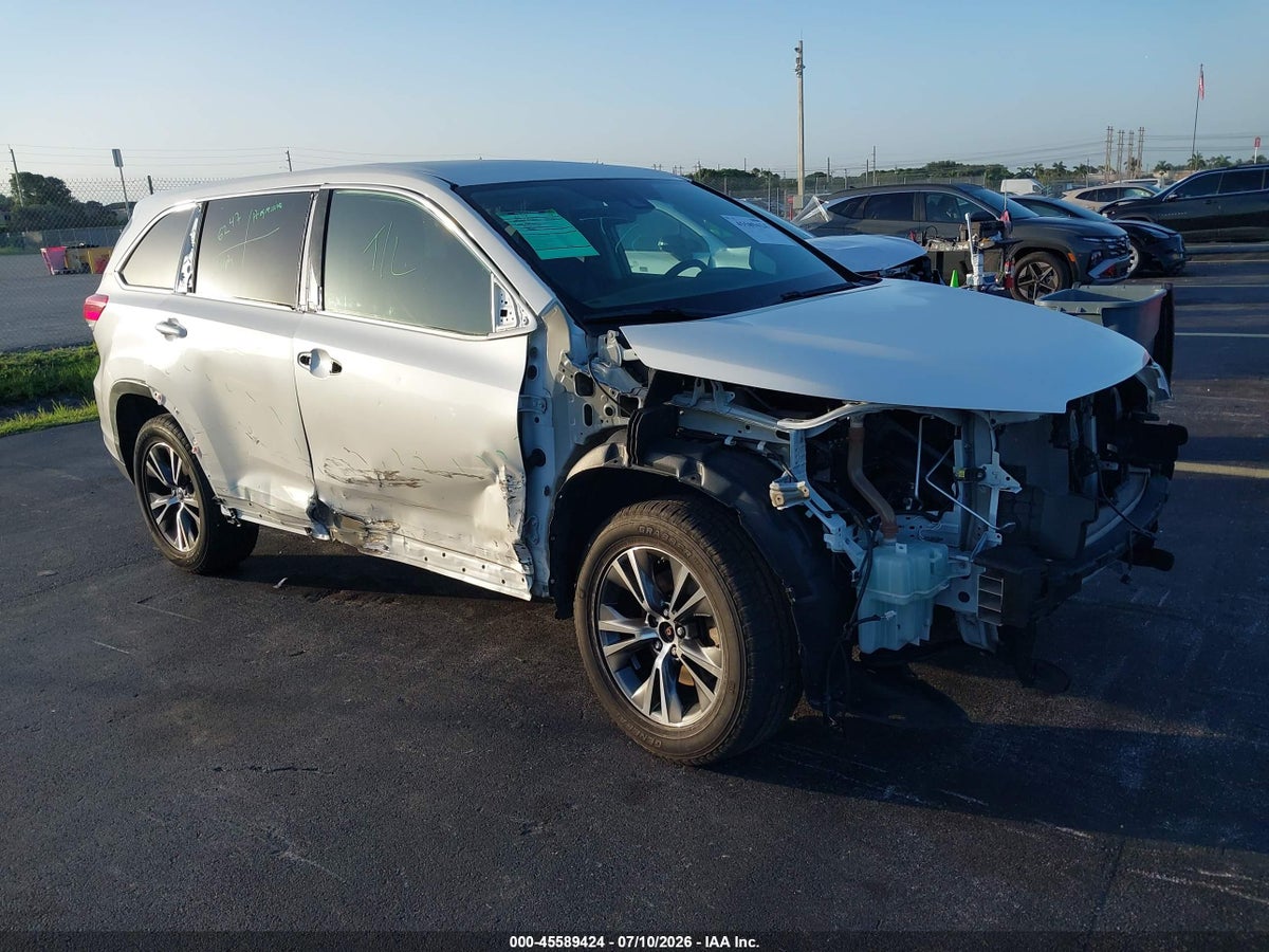 2019 TOYOTA HIGHLANDER LE