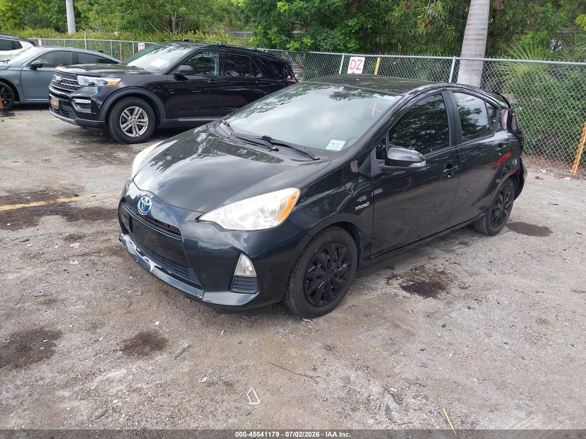 2014 TOYOTA PRIUS C ONE — снимка 2