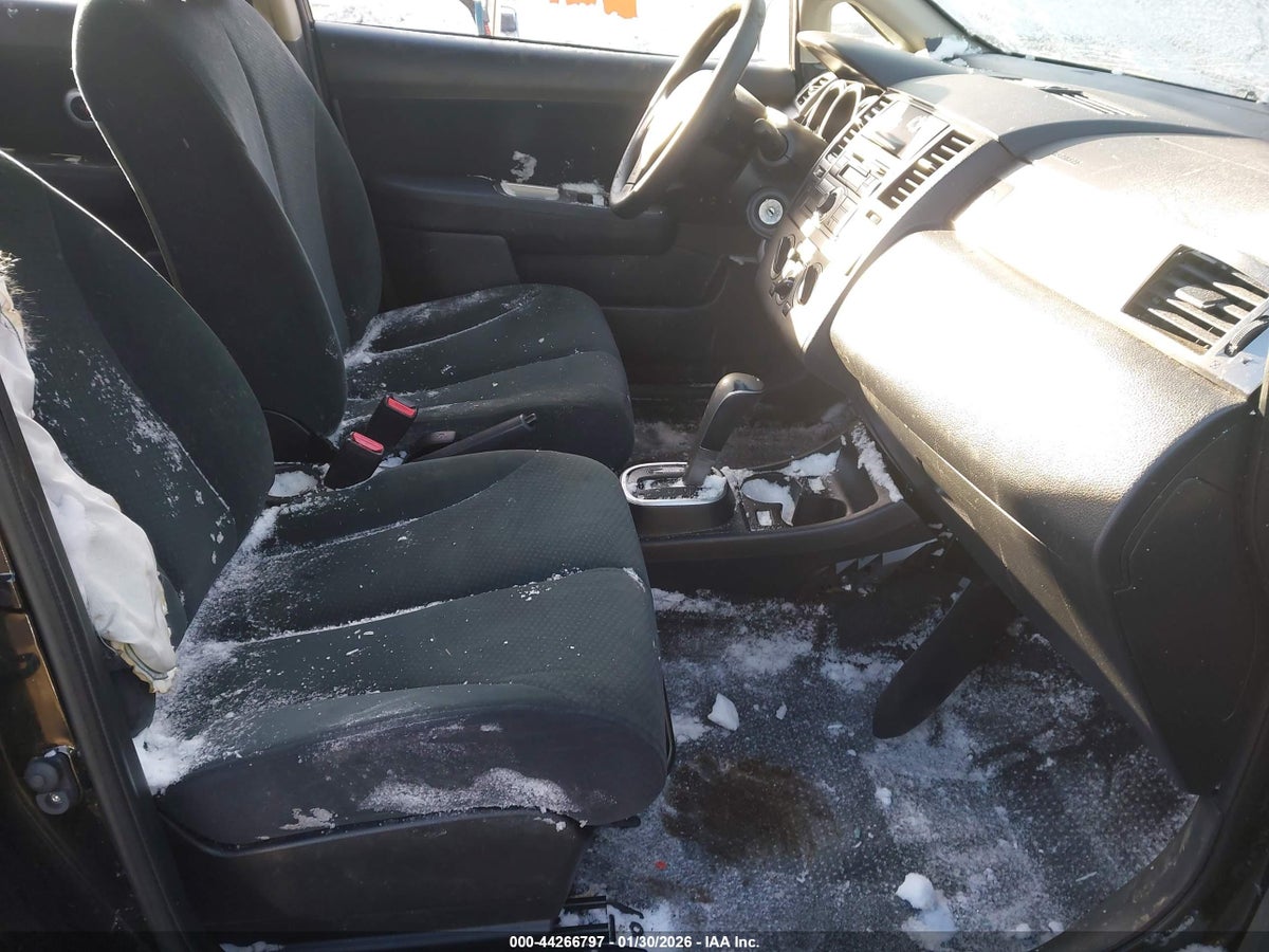 2010 NISSAN VERSA 1.8S — снимка 5