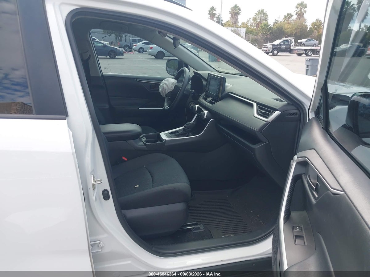 2020 TOYOTA RAV4 LE — снимка 5