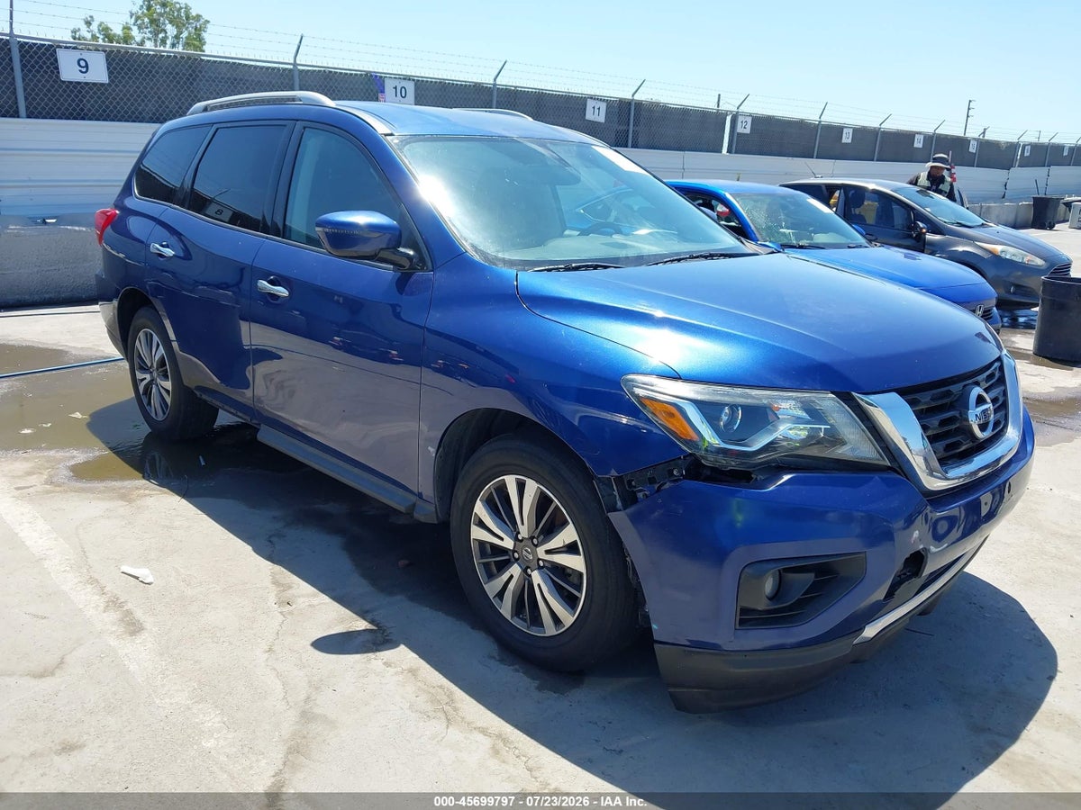 2017 NISSAN PATHFINDER SV