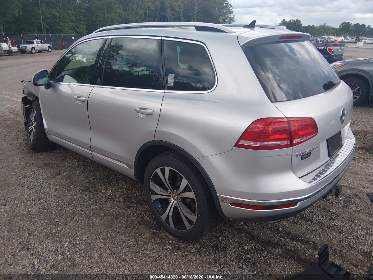 2017 VOLKSWAGEN TOUAREG V6 WOLFSBURG EDITION — снимка 3