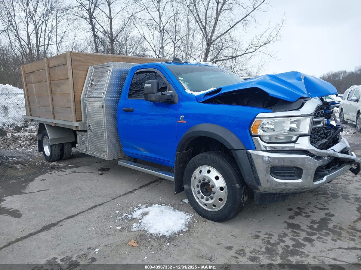 2024 RAM 5500 CHASSIS TRADESMAN/SLT