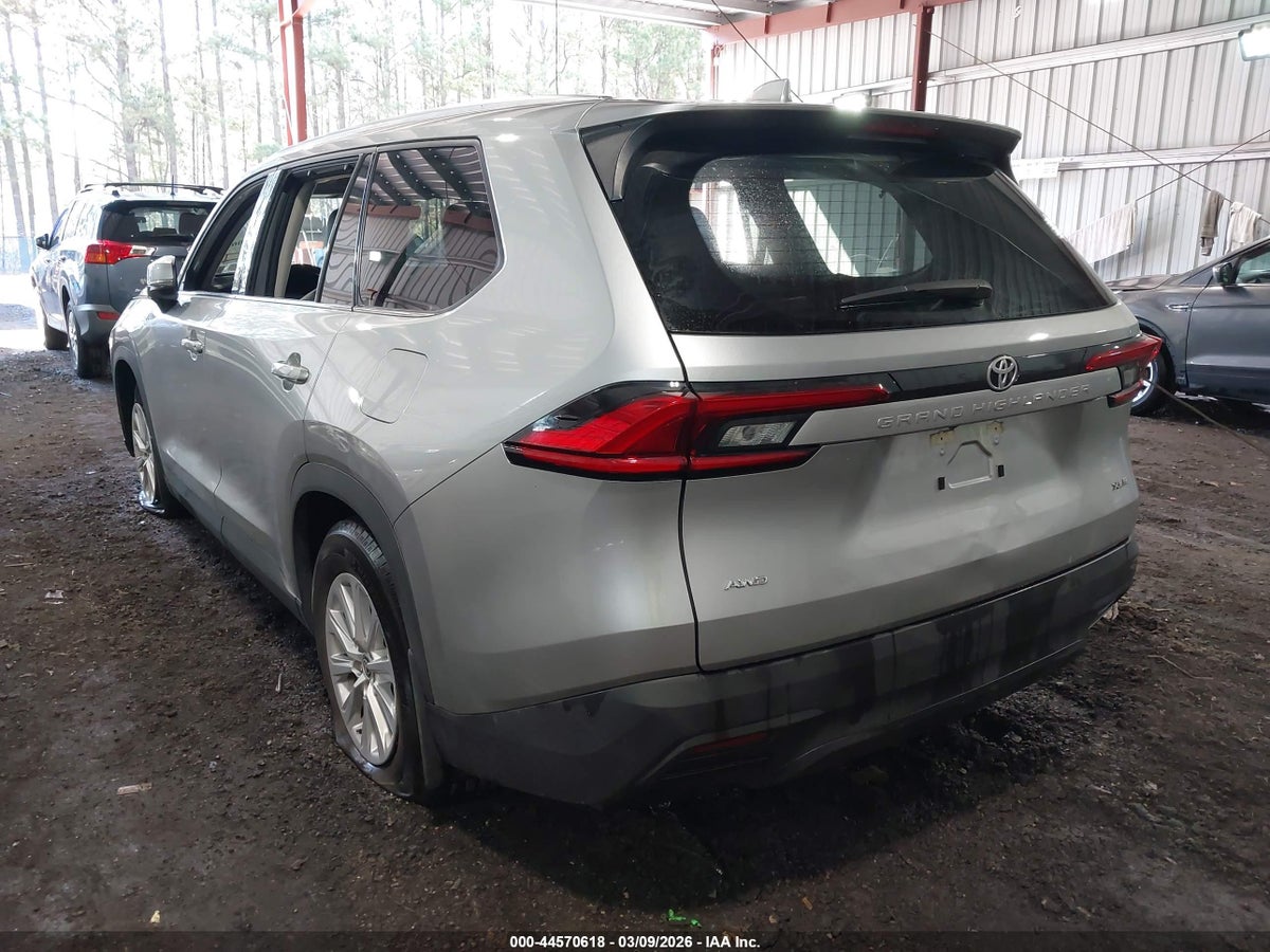 2024 TOYOTA GRAND HIGHLANDER XLE — снимка 3
