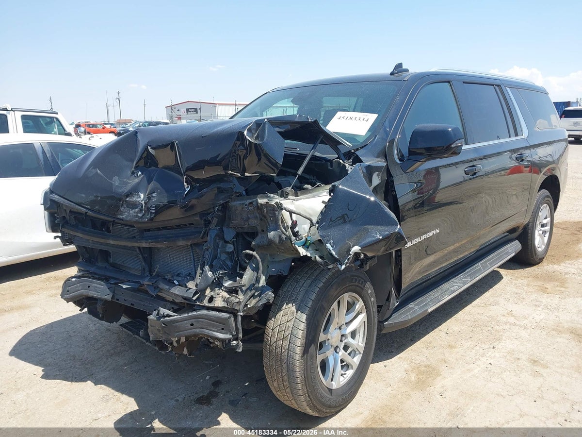 2023 CHEVROLET SUBURBAN 4WD LT — снимка 2