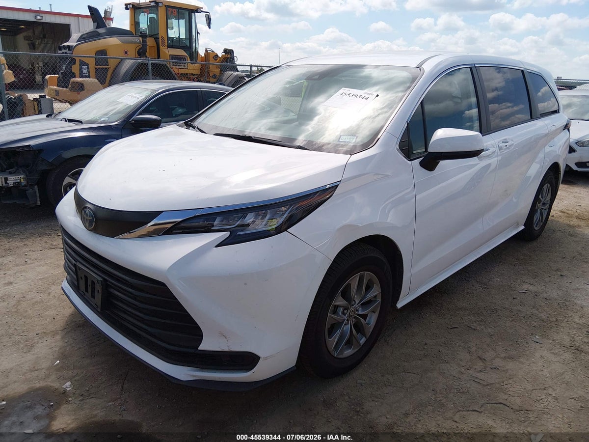 2022 TOYOTA SIENNA LE — снимка 2