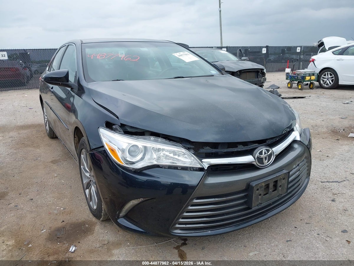 2016 TOYOTA CAMRY XLE