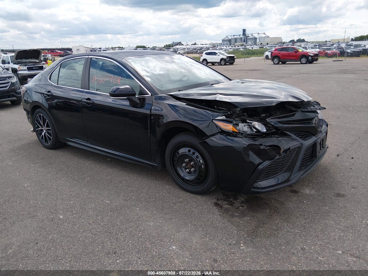 2022 TOYOTA CAMRY SE
