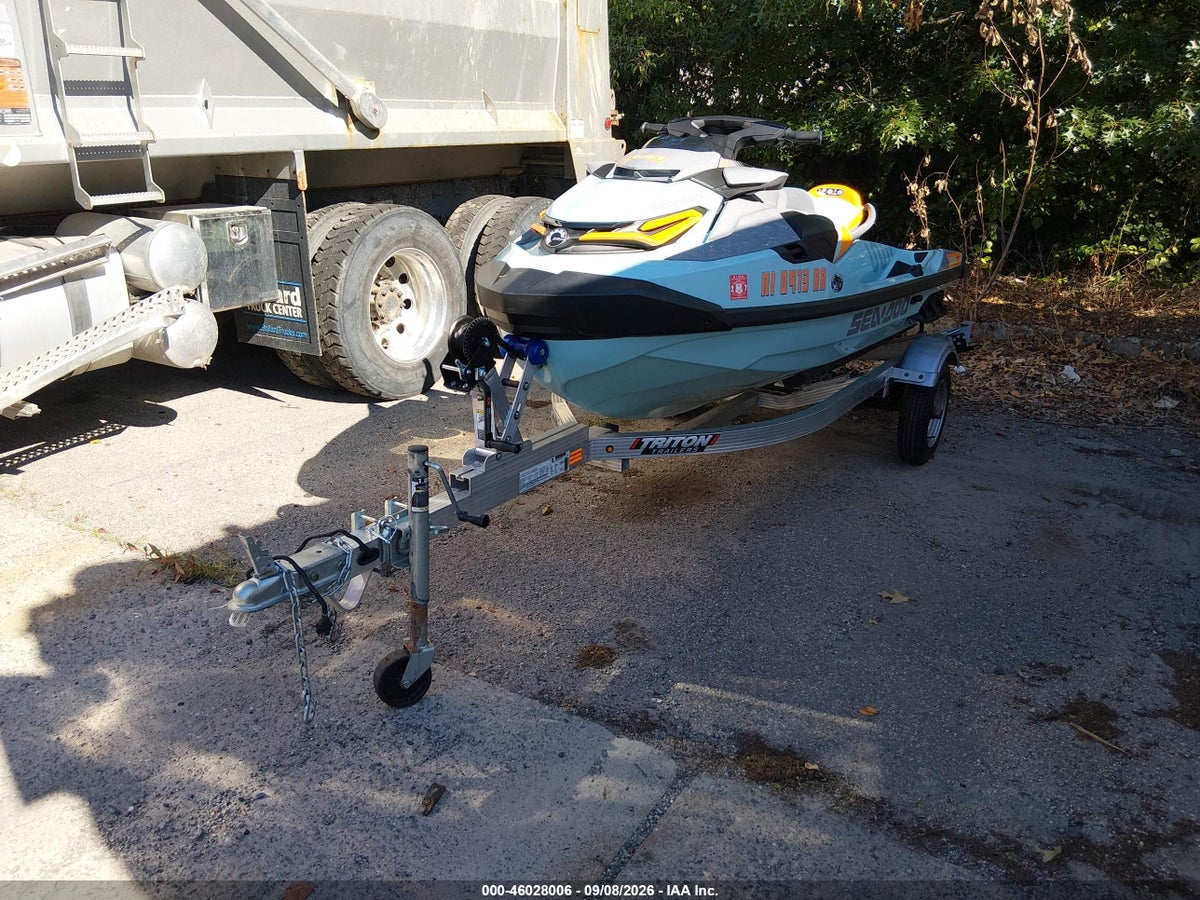 2024 SEADOO WAKE PRO 230 — photo 2