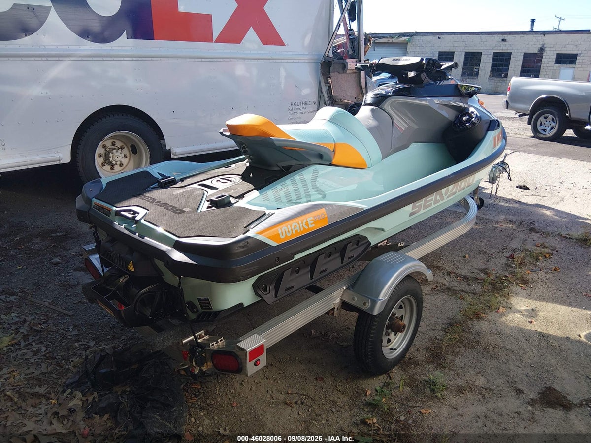 2024 SEADOO WAKE PRO 230 — photo 4