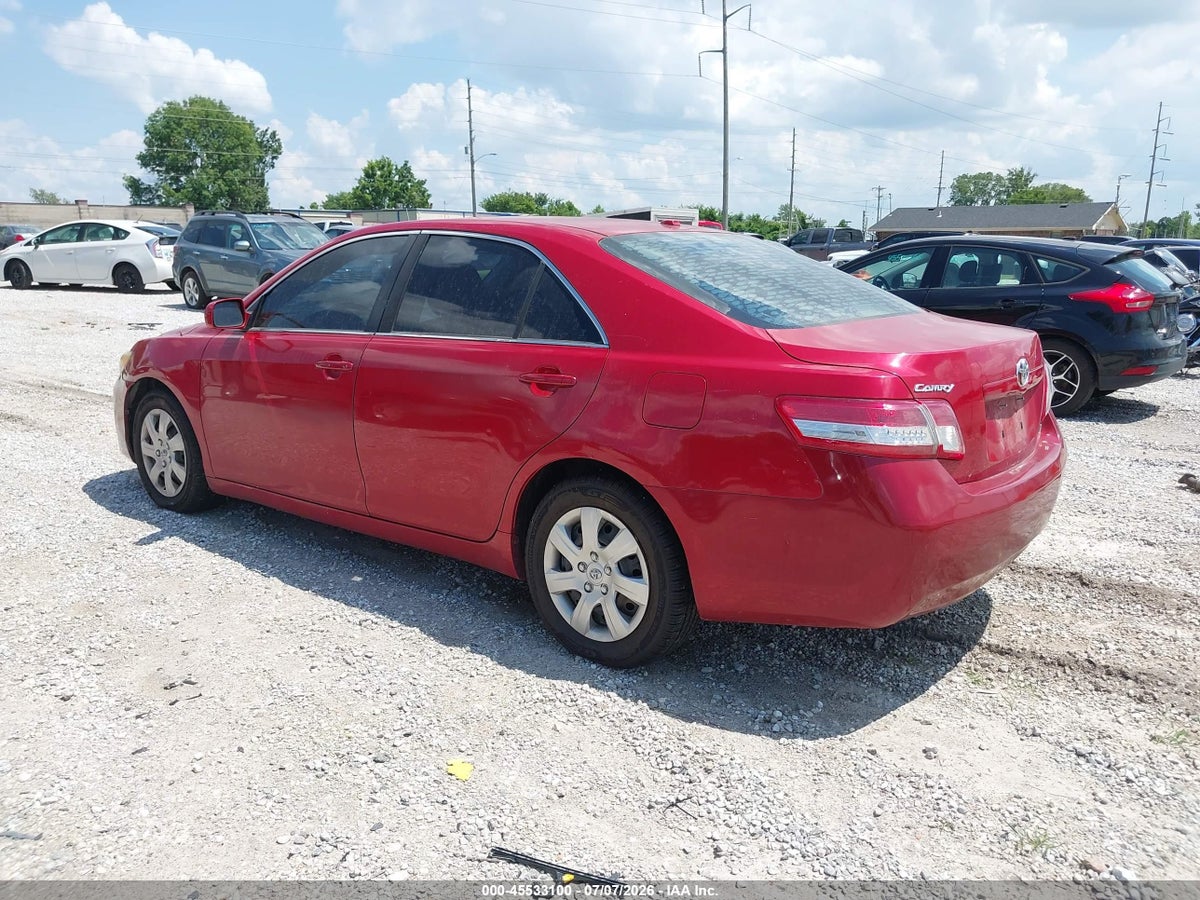 2010 TOYOTA CAMRY LE — снимка 3