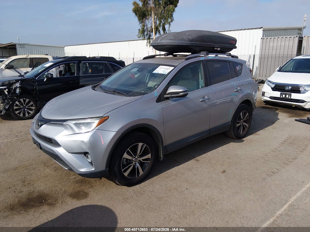 2017 TOYOTA RAV4 XLE — снимка 2