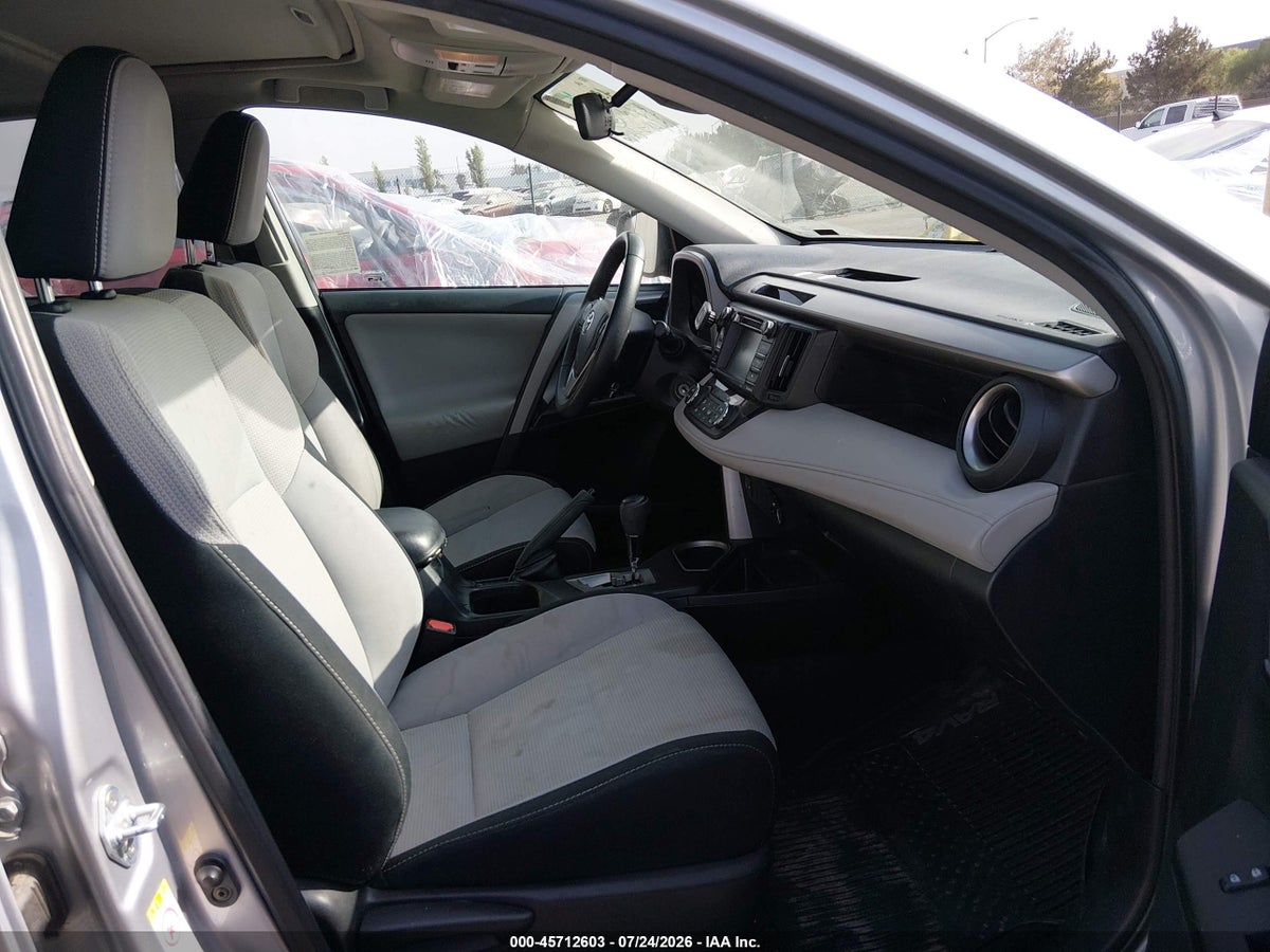 2017 TOYOTA RAV4 XLE — снимка 5