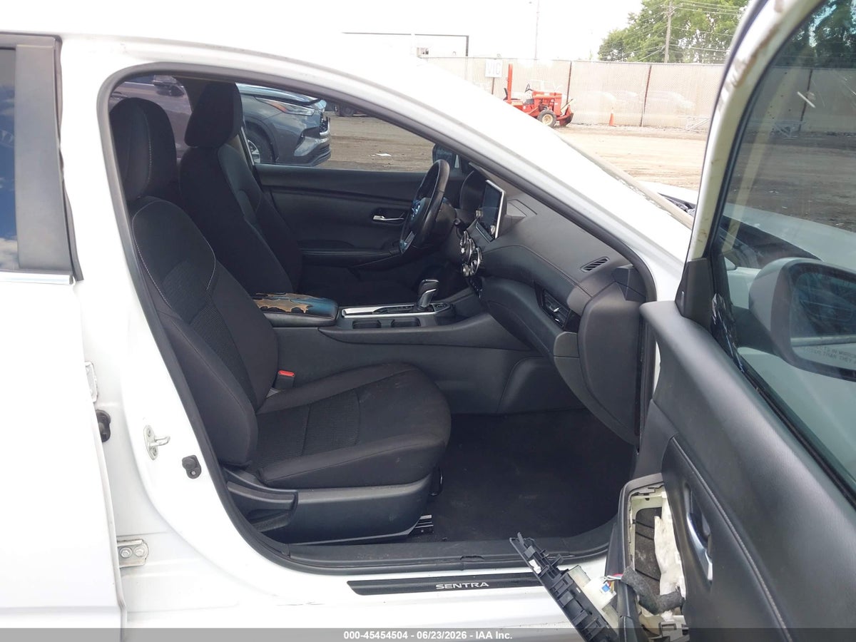 2021 NISSAN SENTRA SV XTRONIC CVT — снимка 5