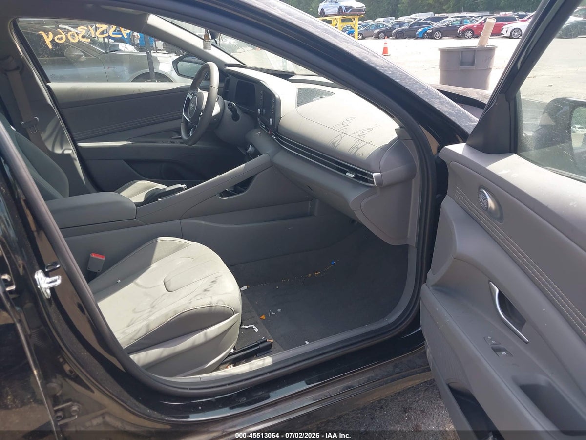 2025 HYUNDAI ELANTRA SEL SPORT — снимка 5