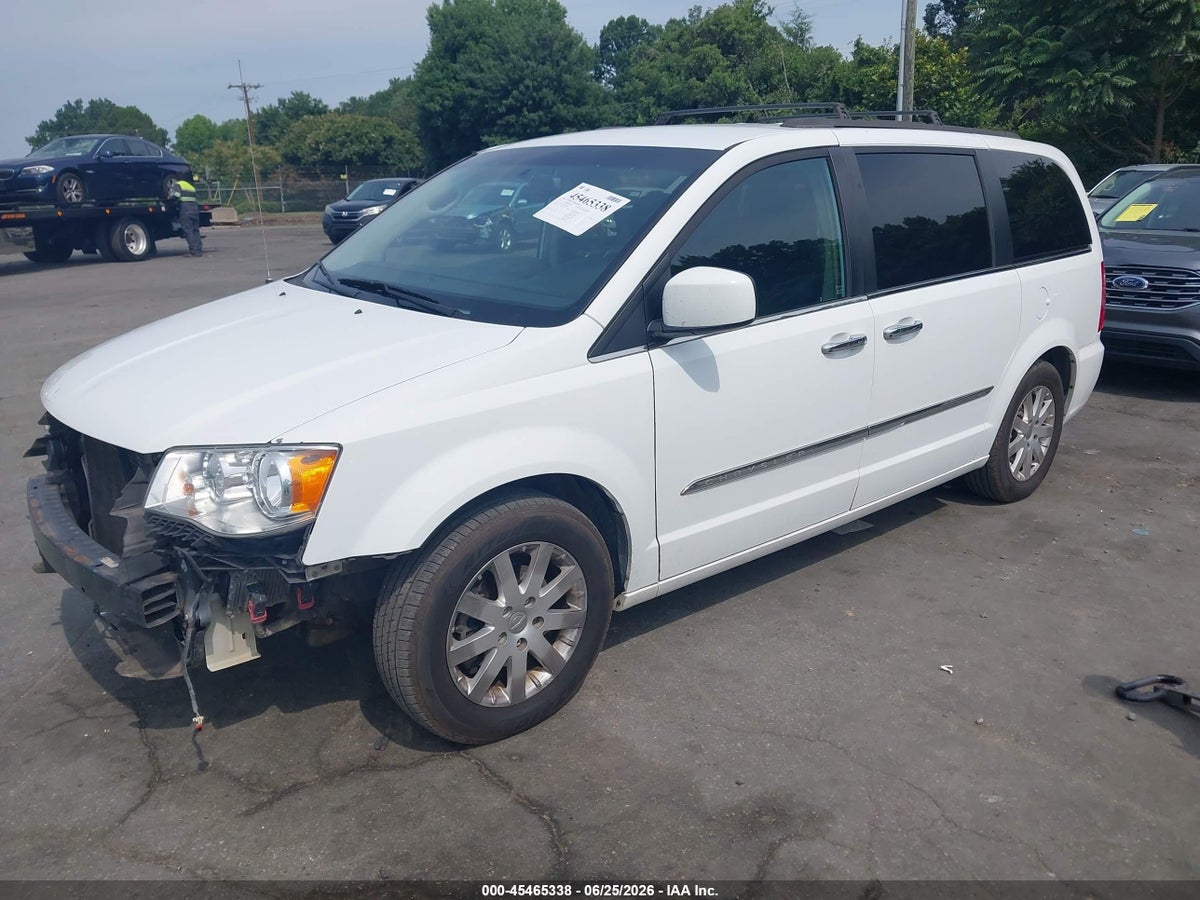2015 CHRYSLER TOWN & COUNTRY TOURING — снимка 2