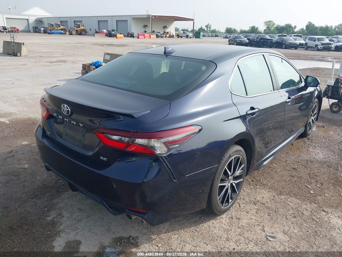 2021 TOYOTA CAMRY SE — снимка 4
