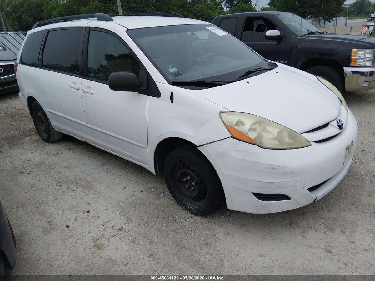 2010 TOYOTA SIENNA LE