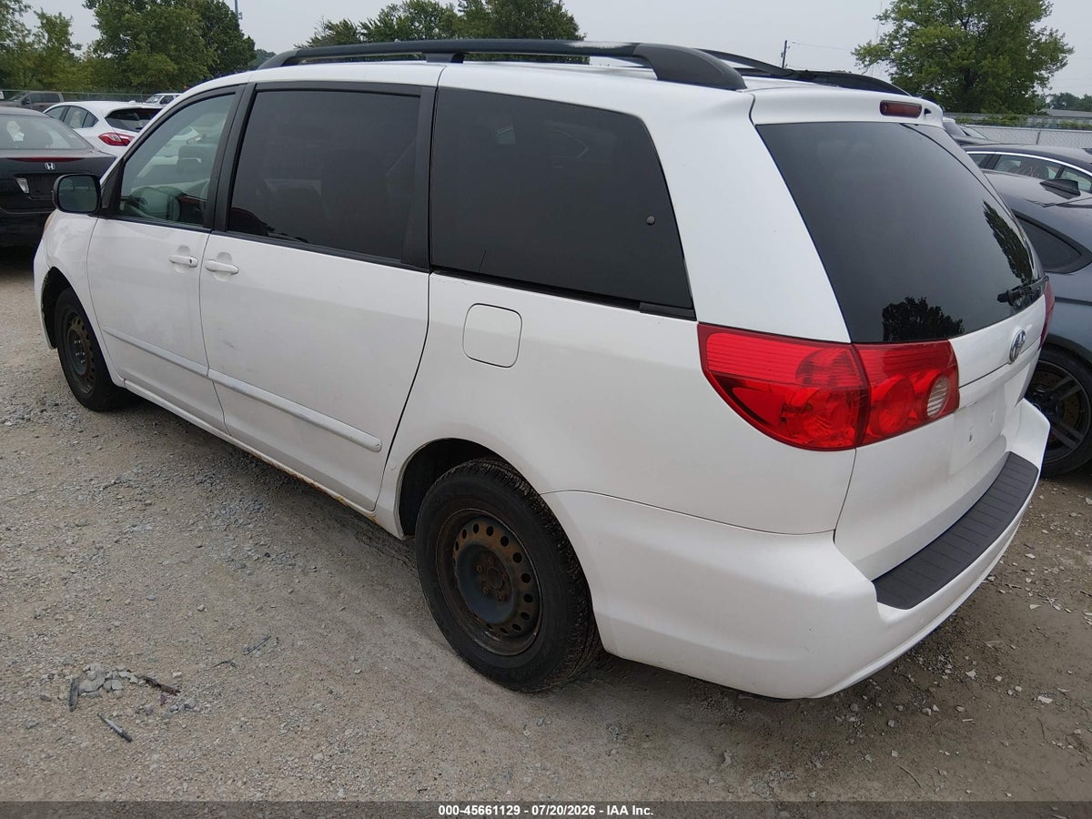 2010 TOYOTA SIENNA LE — снимка 3