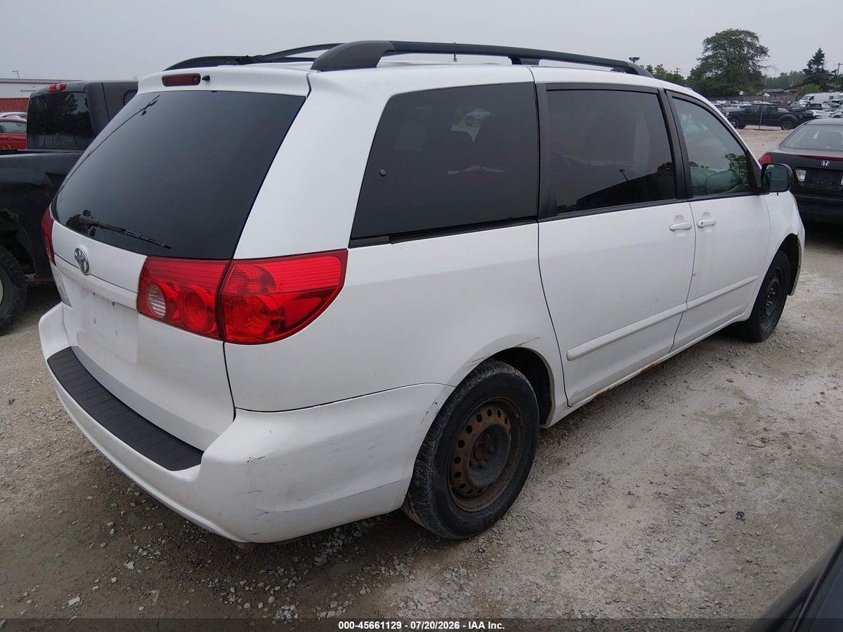 2010 TOYOTA SIENNA LE — снимка 4