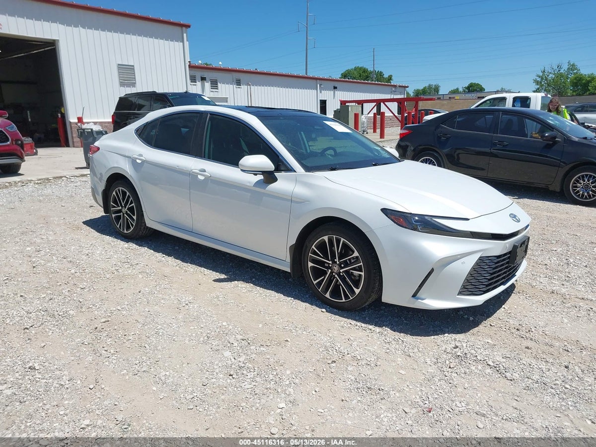 2025 TOYOTA CAMRY XLE