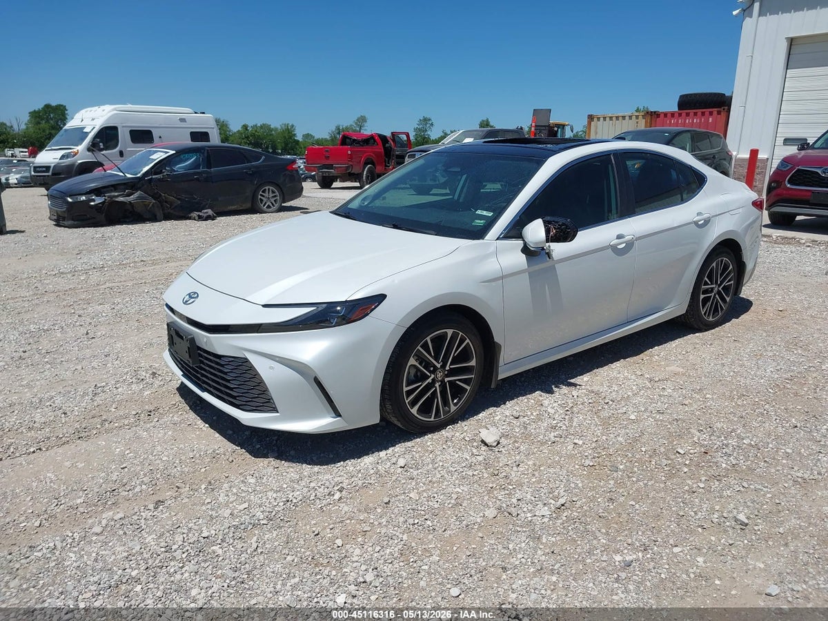 2025 TOYOTA CAMRY XLE — снимка 2
