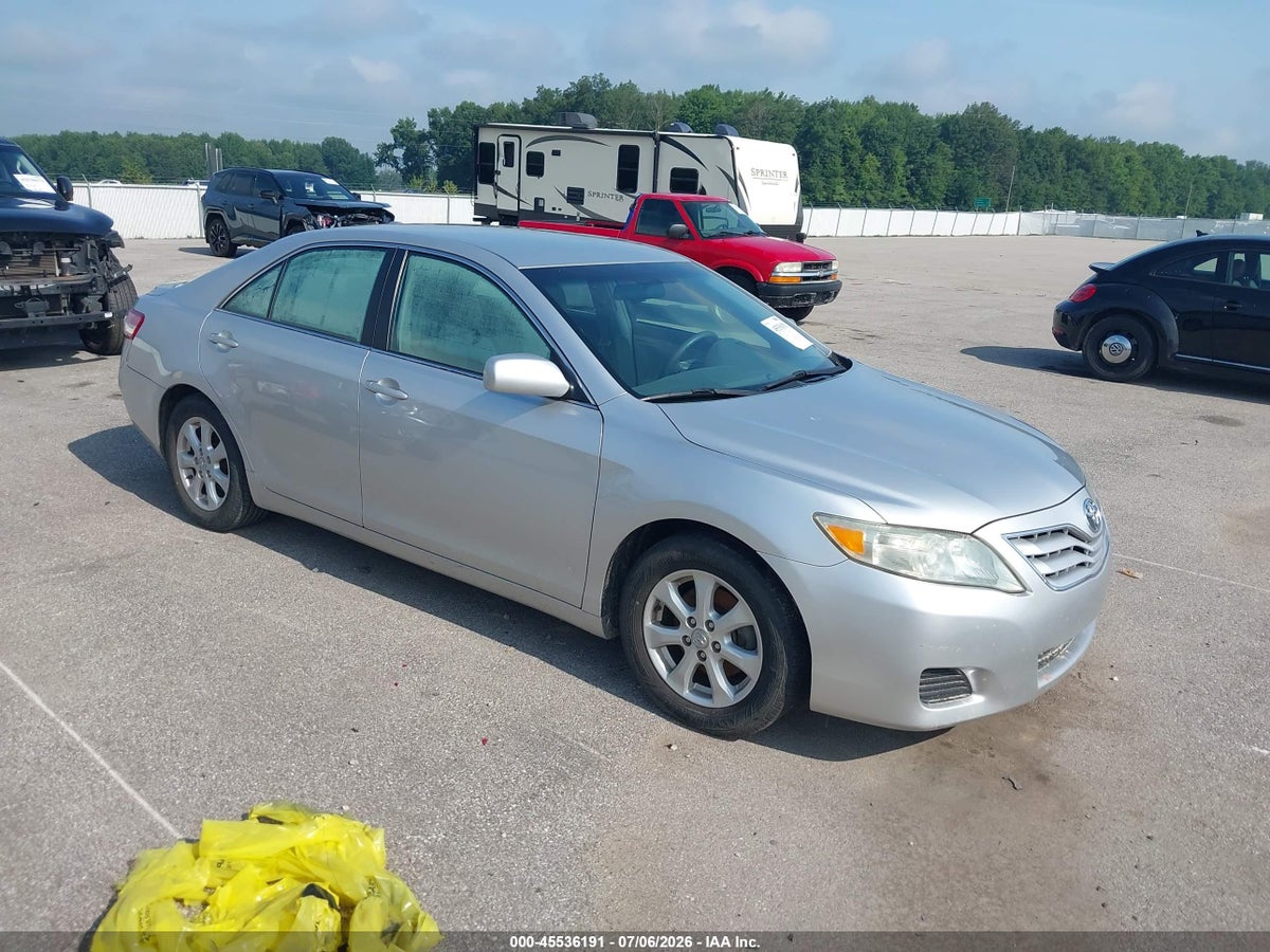 2011 TOYOTA CAMRY LE