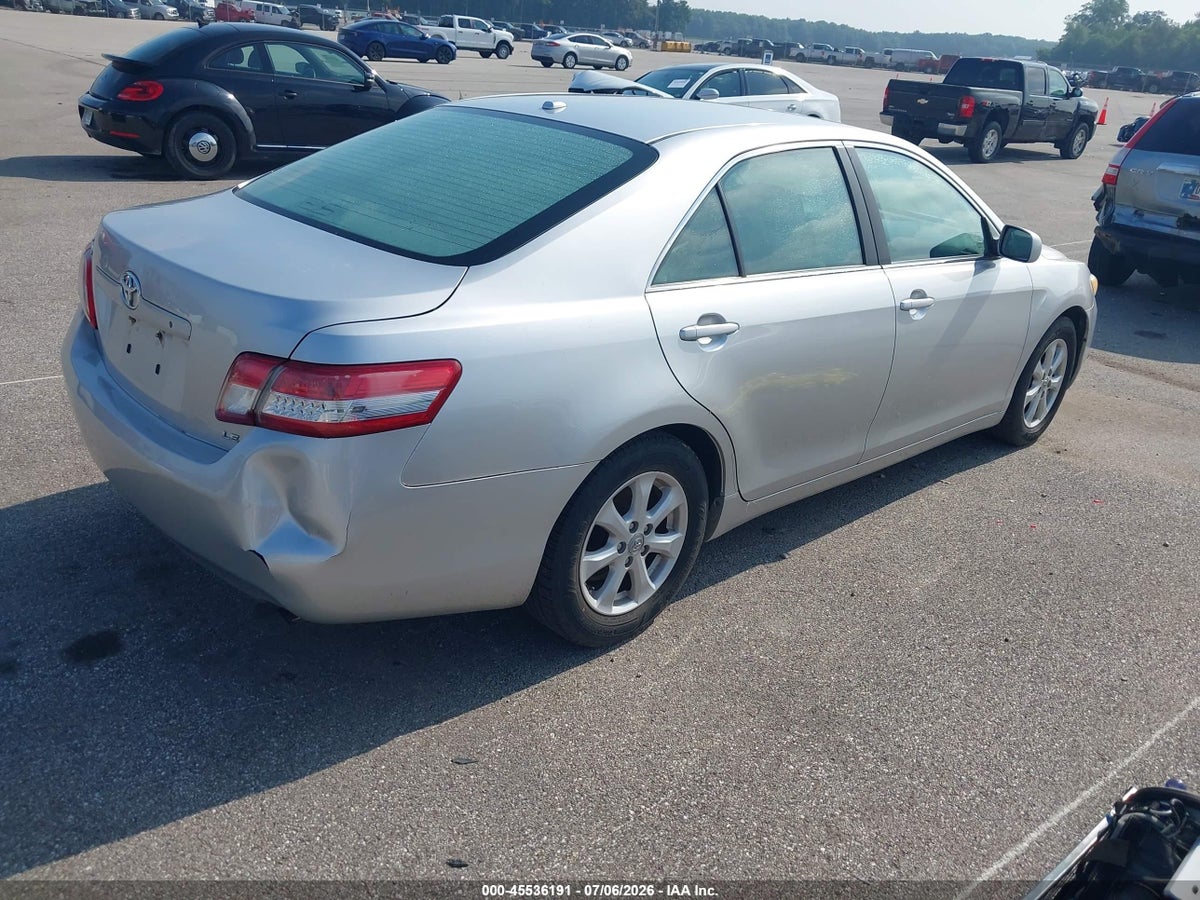 2011 TOYOTA CAMRY LE — снимка 4