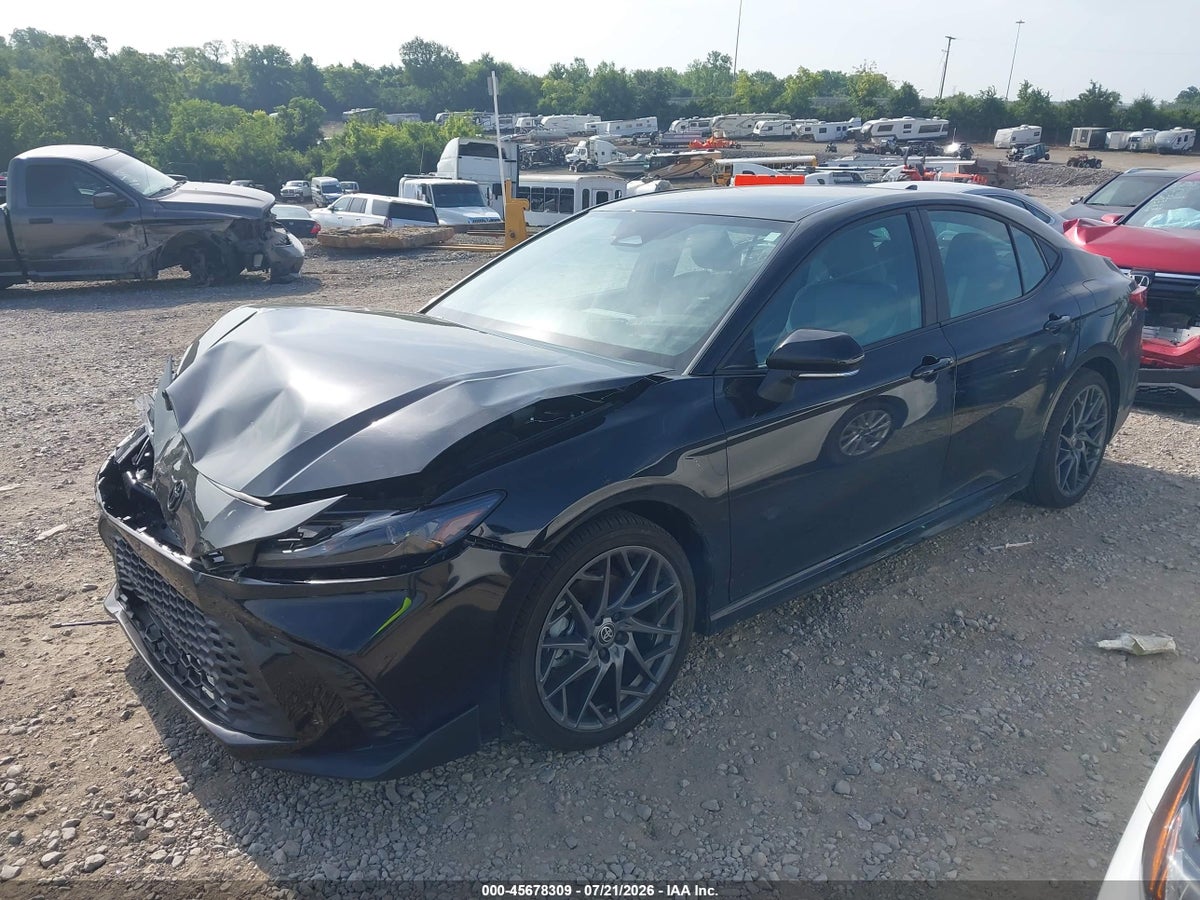 2025 TOYOTA CAMRY SE — снимка 2
